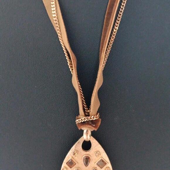 Brushed GoldTone Teardrop Pendant W/ Amber & Brown Rhinestones On Velvet & Chain - Picture 1 of 6